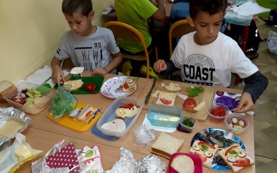 Smaczne i zdrowe kanapki kolorowe